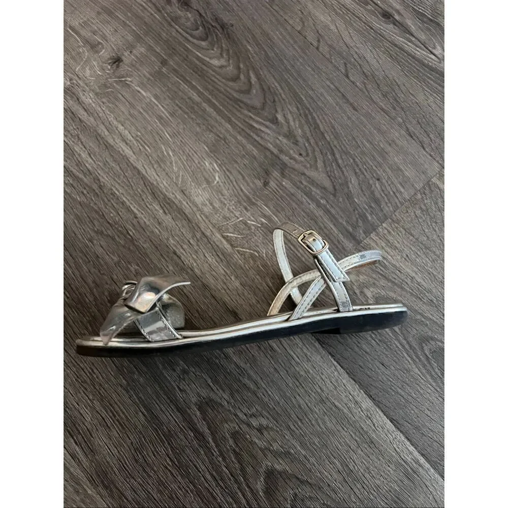 Zara silver metallic Girl sandals size 33 /1.5 US